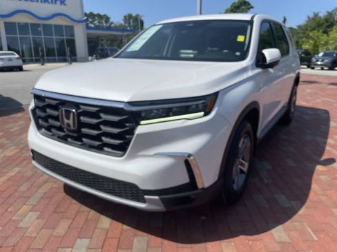Certified 2025 Honda Pilot EX-L image 1