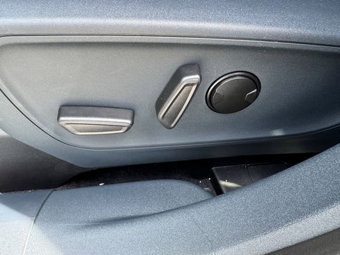 New 2026 Ford Maverick XLT w/ XLT Luxury Package FWD image 10