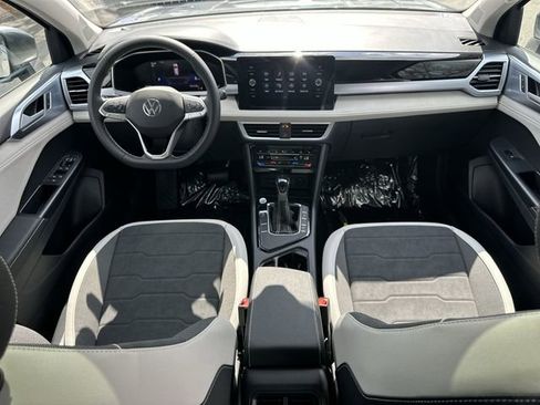 New 2026 Volkswagen Taos SE image 28