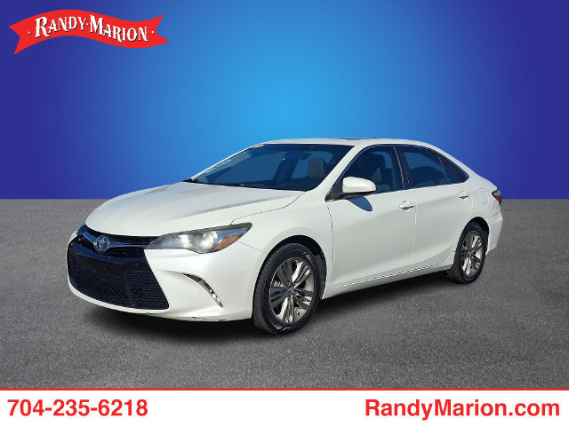Used 2015 Toyota Camry SE w/ Moonroof Package FWD image 1