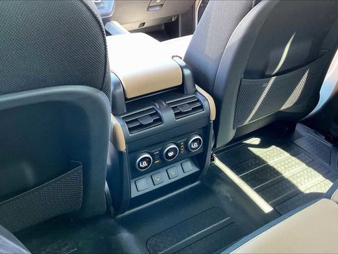 New 2025 Land Rover Defender 90 V8 image 16