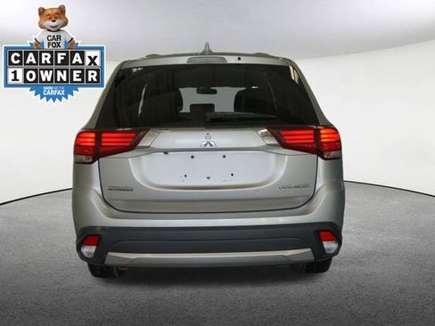 Used 2018 Mitsubishi Outlander ES FWD image 11