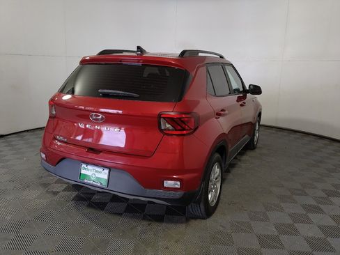 Used 2020 Hyundai Venue SEL FWD image 7