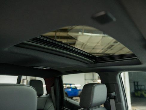 New 2024 GMC Canyon Elevation w/ Elevation Premium Package image 19