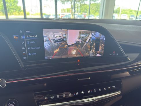 Certified 2022 Cadillac Escalade ESV Sport AWD/4WD image 11