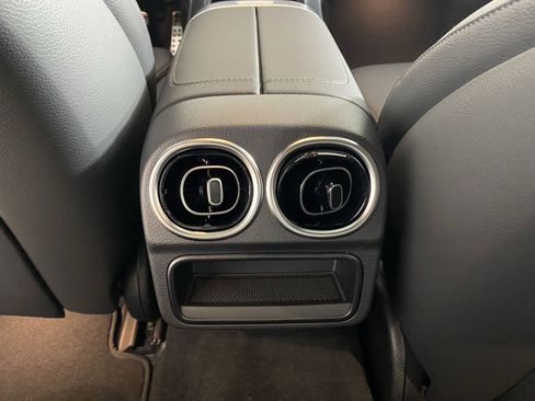 New 2025 Mercedes-Benz C 300 4MATIC Sedan image 28