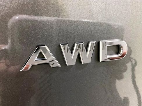 Used 2023 Nissan Rogue S image 8