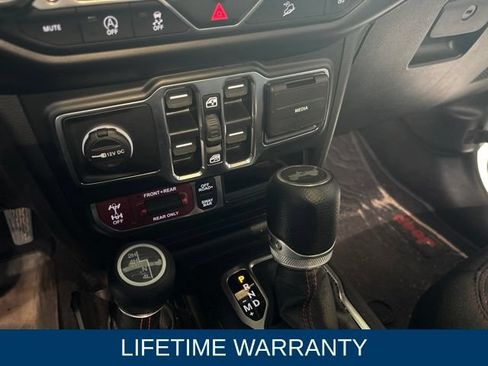 Used 2021 Jeep Wrangler Unlimited Rubicon AWD/4WD image 8