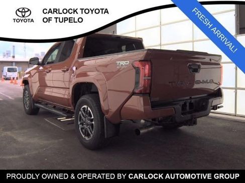 Used 2025 Toyota Tacoma TRD Sport RWD image 5