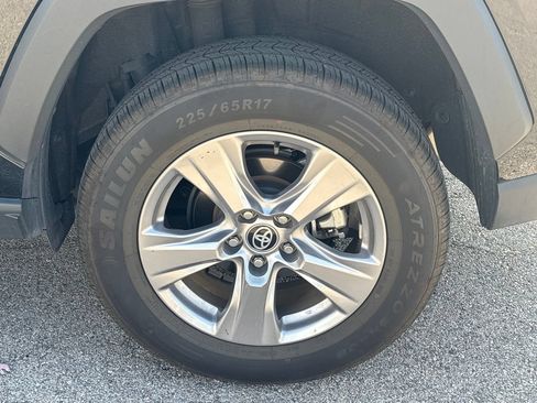 Used 2025 Toyota RAV4 XLE FWD image 13