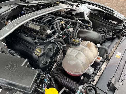 Used 2016 Ford Mustang Shelby GT350 w/ Technology Package image 33