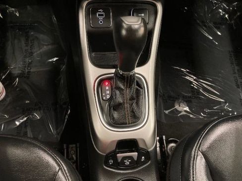 Used 2017 Jeep Compass Latitude w/ Cold Weather Group FWD image 23
