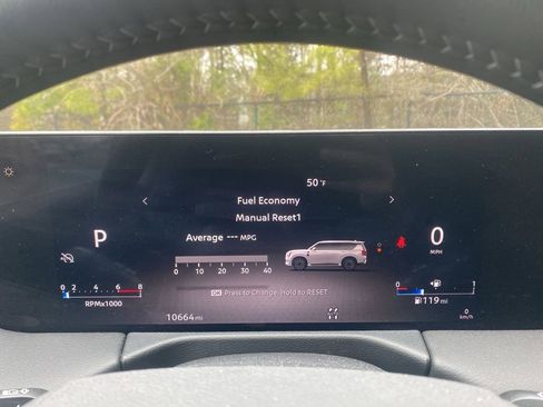 Used 2025 Nissan Armada SV image 18