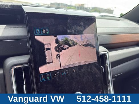 Used 2025 GMC Yukon XL Denali AWD/4WD image 13