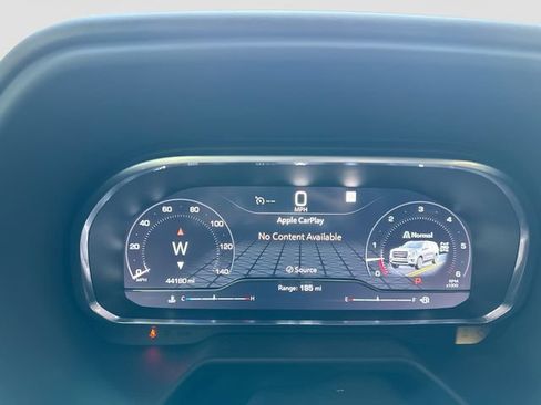 Used 2024 GMC Yukon SLE w/ Gmc Pro Safety Plus Package AWD/4WD image 18