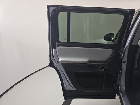Used 2024 Rivian R1S Adventure AWD/4WD image 17