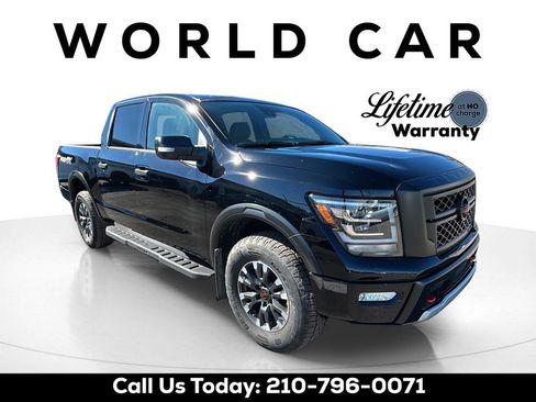 Used 2024 Nissan Titan PRO-4X w/ Pro-4x Convenience Package image 16