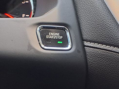 Used 2022 GMC Acadia SLT w/ Elevation Edition FWD image 15