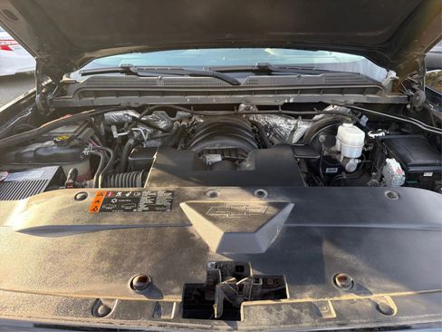 Used 2017 Chevrolet Silverado 1500 LT w/ Midnight Edition image 11