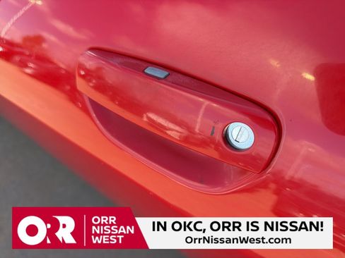 Used 2016 Dodge Challenger R/T image 10