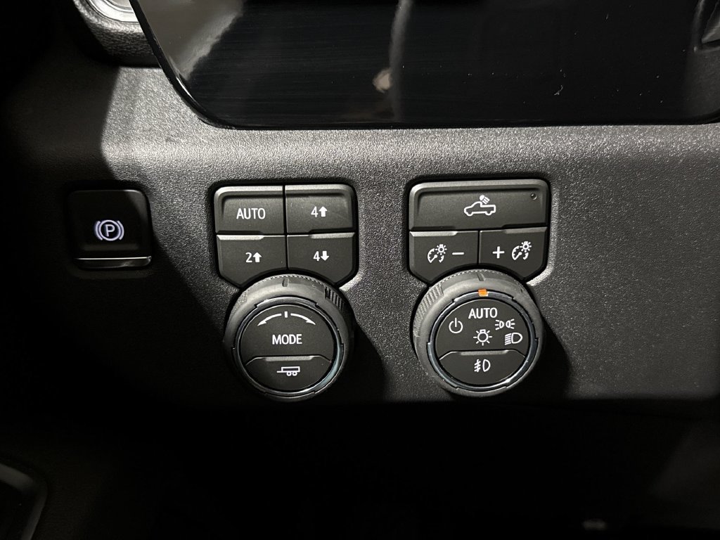 New 2026 Chevrolet Silverado 1500 RST w/ Z71 Off-Road Package AWD/4WD image 19