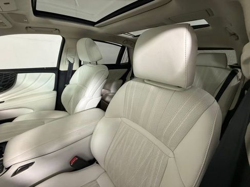 Used 2022 Lexus LS 500 w/ Luxury Package image 5