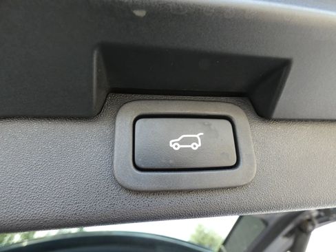 Used 2020 Land Rover Discovery HSE Luxury image 90