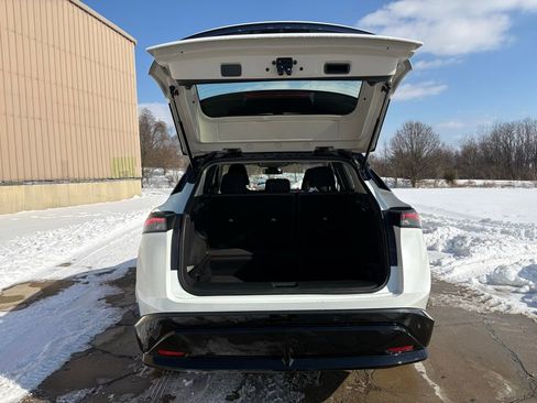 Used 2023 Nissan Ariya FWD image 12