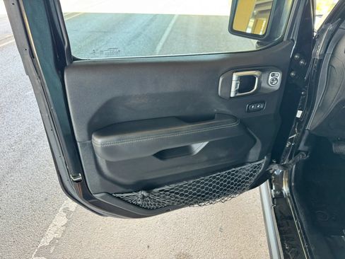 Used 2020 Jeep Wrangler Unlimited Sahara AWD/4WD image 11