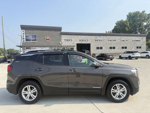 Used 2019 GMC Terrain SLE w/ Driver Convenience Package image 7