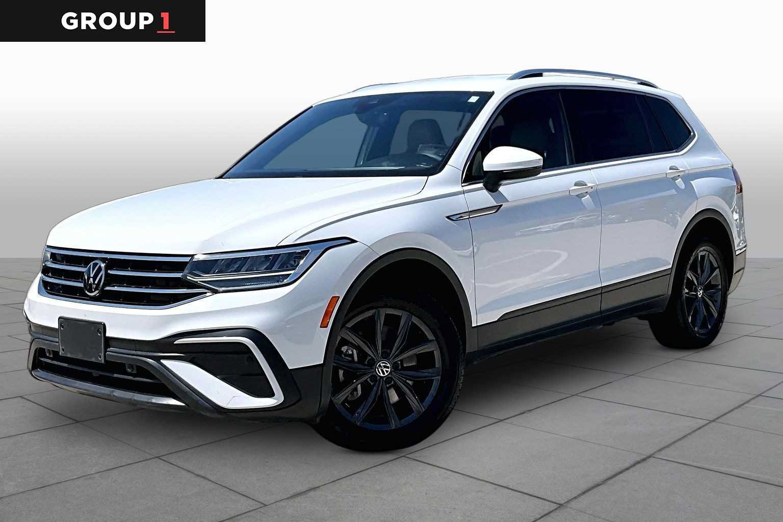 Used 2022 Volkswagen Tiguan SE FWD image 1