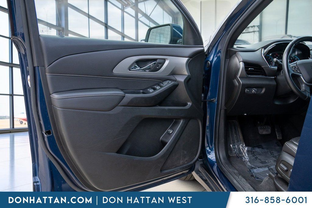 Used 2023 Chevrolet Traverse LT AWD/4WD image 14