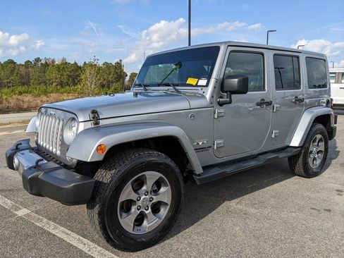 Used 2017 Jeep Wrangler Unlimited Sahara w/ Connectivity Group image 51