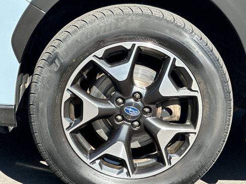 Used 2020 Subaru Crosstrek 2.0i Premium AWD/4WD image 32