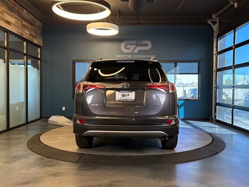 Used 2018 Toyota RAV4 Limited w/ Advanced Technology Package FWD image 4