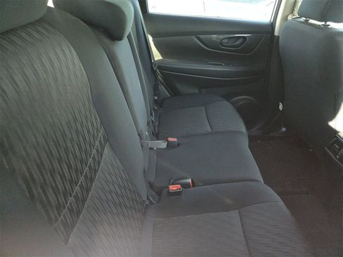 Used 2020 Nissan Rogue S image 10