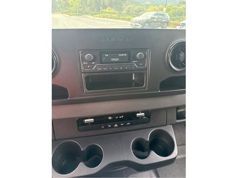 Used 2023 Mercedes-Benz Sprinter 2500 image 12