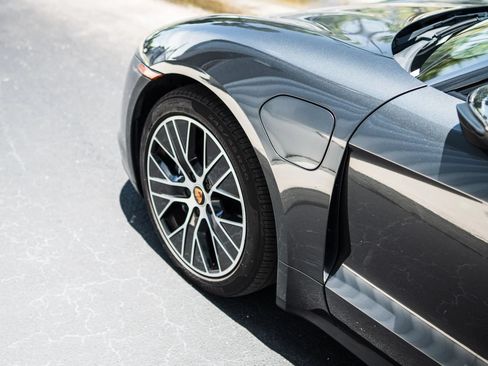 Used 2021 Porsche Taycan RWD image 11
