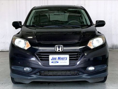 Used 2017 Honda HR-V EX image 2