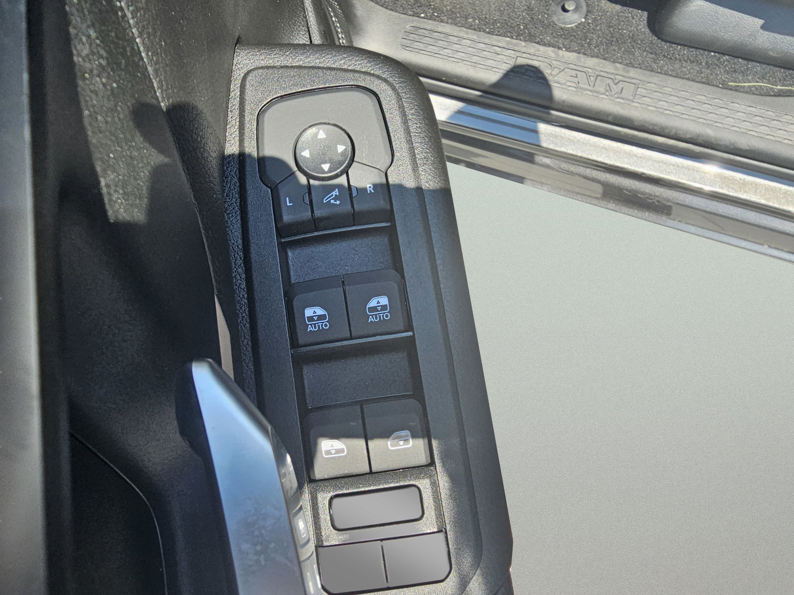 Used 2025 RAM 1500 Big Horn AWD/4WD image 18