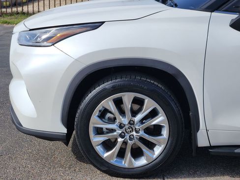 Used 2020 Toyota Highlander Limited image 9