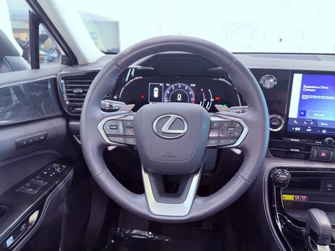 Used 2024 Lexus NX 250 FWD image 18