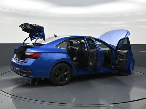 Used 2023 Volkswagen Jetta SE w/ Panoramic Sunroof Package FWD image 28