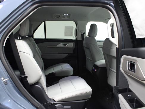 New 2026 Ford Explorer Active w/ Active Comfort Package image 16