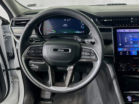 Used 2022 Jeep Grand Cherokee Limited 4xe AWD/4WD image 18