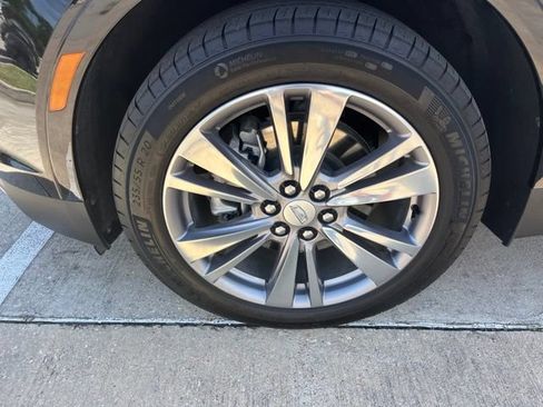 Used 2025 Cadillac XT5 Premium Luxury FWD image 38