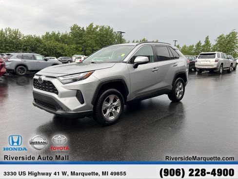 Used 2025 Toyota RAV4 XLE AWD/4WD image 3
