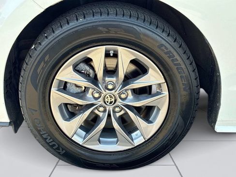 Used 2023 Toyota Sienna LE FWD image 20