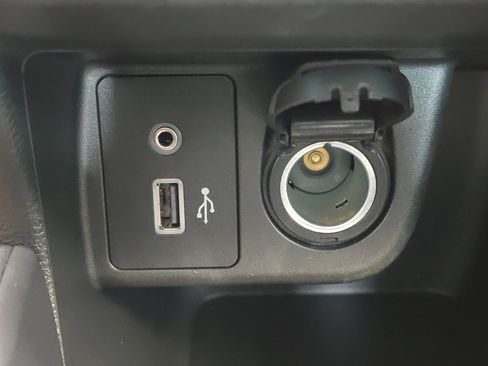 Used 2021 Nissan Versa SV FWD image 22