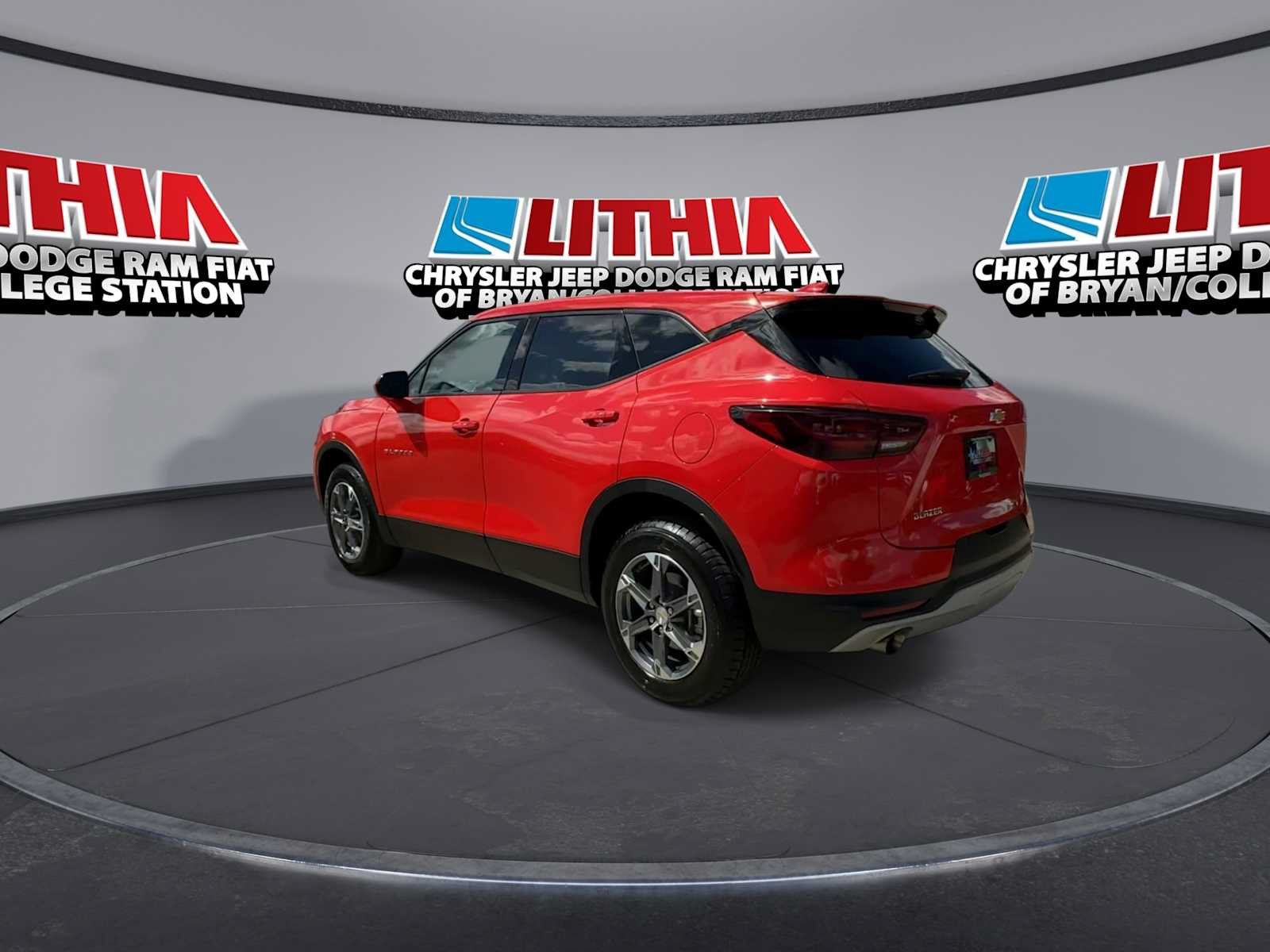 Used 2025 Chevrolet Blazer LT FWD image 6